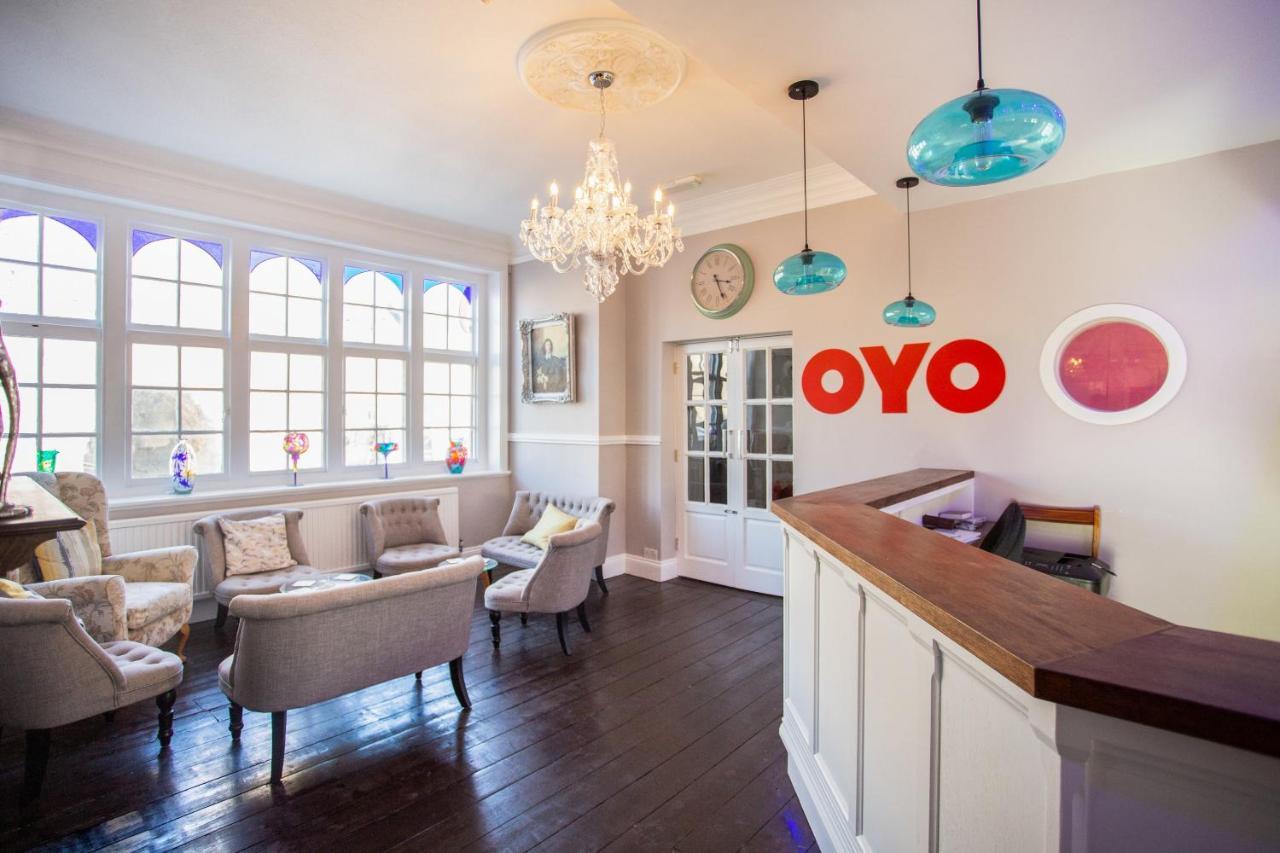 Hotel Oyo Timothy'S à Tenby Extérieur photo